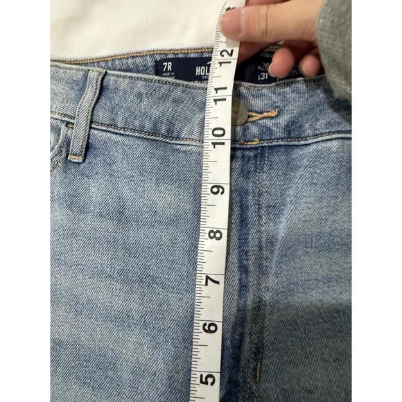 NWOT Hollister Ultra High-Rise Light Medium Wash Ripped Dad Jeans- Size 7 (28w) - Picture 7 of 9